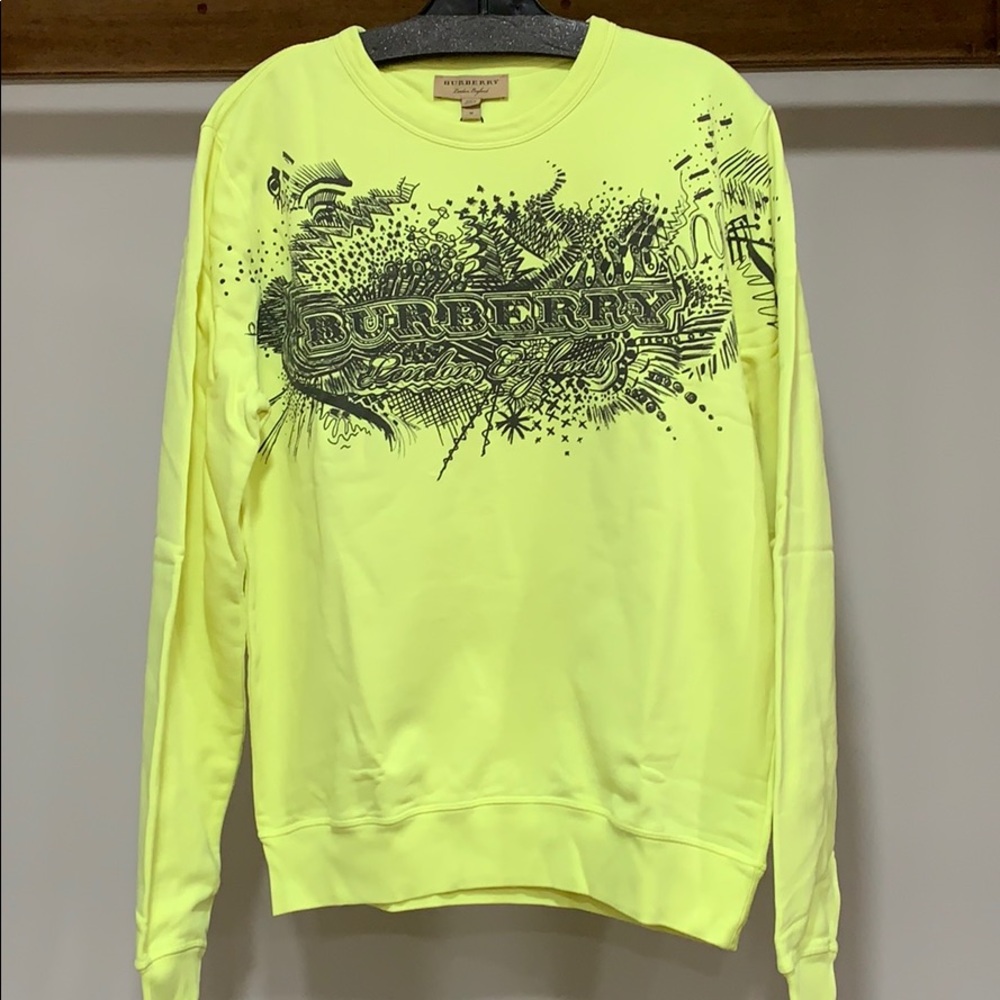 📍SOLD📍Burberry sweatshirt NWT - Picture 2 of 5